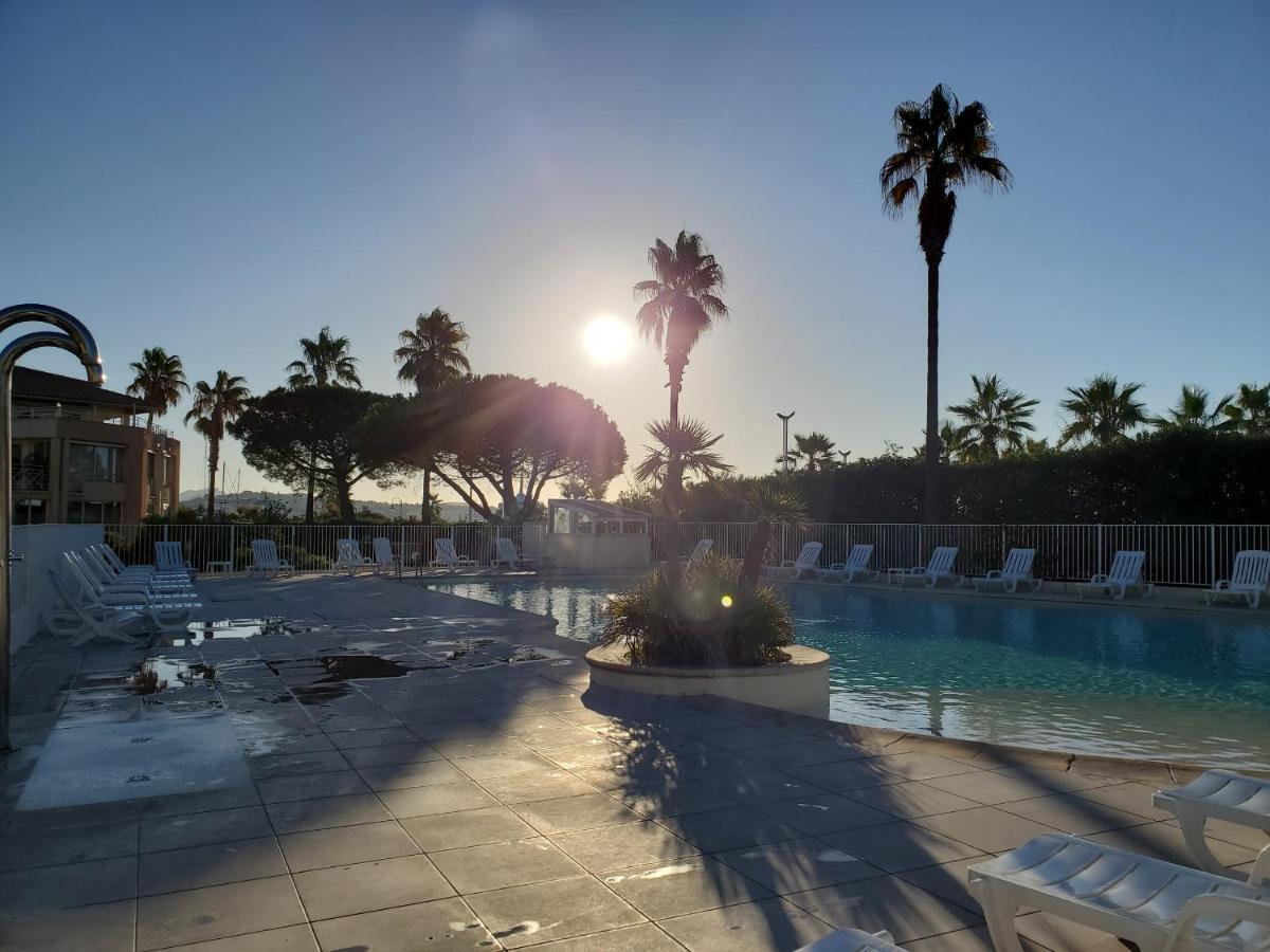 Cap Hermes Vue Port 30m2 Climatise Piscine *